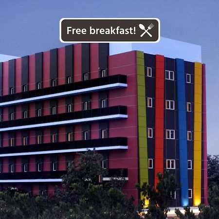 Amaris Hotel Senen Джакарта Екстер'єр фото